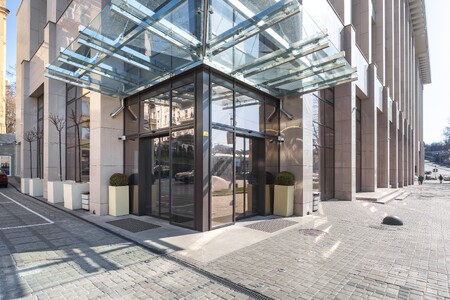 Приватний офіс для двох осіб у Spaces Maidan Plaza