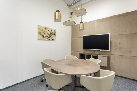 Все включено: професійний офіс для 4 осіб у Regus Volodymyrsky