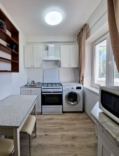 Оренда 3 кімнатної квартири вул. О. Левіцького (Курчатова)