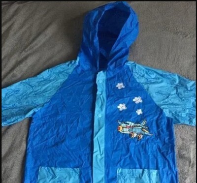 Дождевик, 6-8 лет, новый