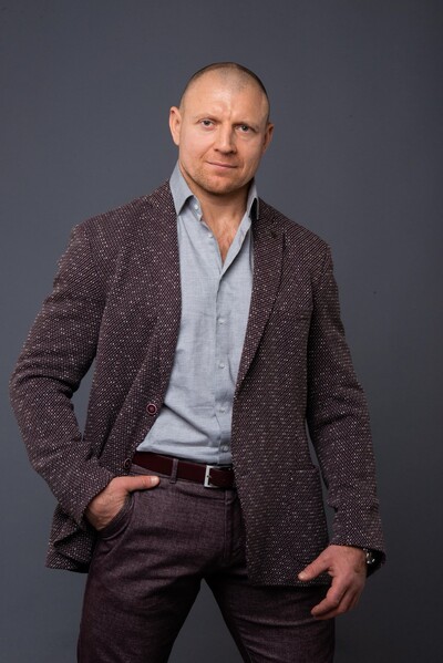 Водій-тілоохоронець, особистий помічник. Маю досвід