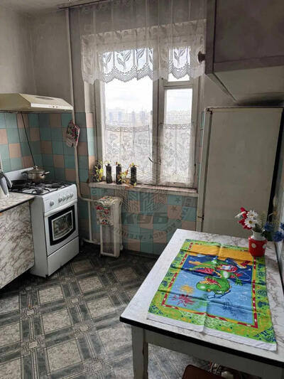 3 кімнатна, вул. Миропільська 3, Дніпровський р-н