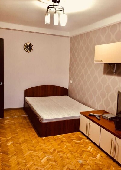 Дарницька площа здається квартира