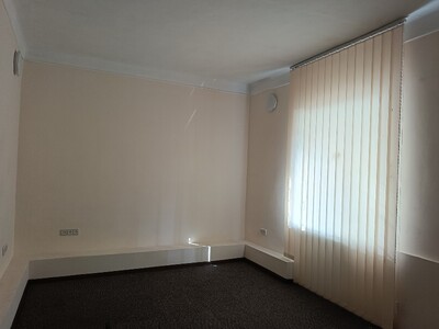 Здам в довгострокову оренду офіс, 30 кв.м., Саксаганського, 65