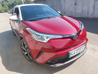 Продам Toyota C-HR на автомате в хорошем состоянии.