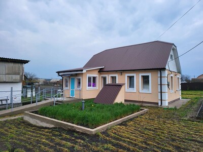 Продам будинок с.Лютіж з ремонтом та меблями,15км від м.Києва.