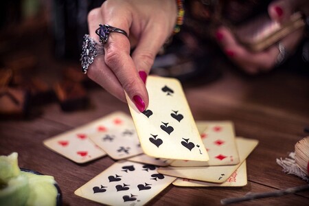 Гадалка Уляна, магічні послуги