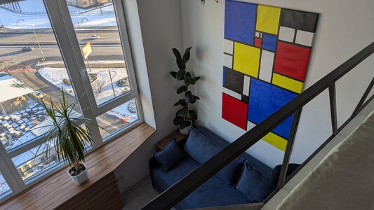 Продам дворівневу квартиру біля метро