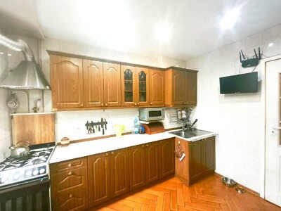 Оренда затишної 3 кімнатної квартири поруч з метро Політехнічний університет, по вул Ярмоли В. 4.