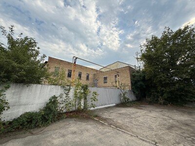 Виробнично-складський комплекс з офісними приміщеннями