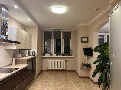 Продам 3-к квартиру Київ, Дарницький, Срібнокільська вул., 1