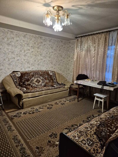 здається 3-кімнатна квартира,метро Чернігівська та Лісова