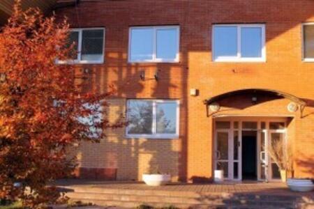 Продажа офисного помещения 480 кв.м, вулиця Виставкова, д.1, Бориспольский район