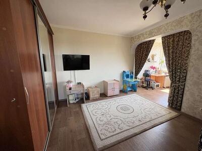 Продається двокімнатна квартира. Дарницький район, вулиця Євгена Харченка, 47а, метро Бориспільська