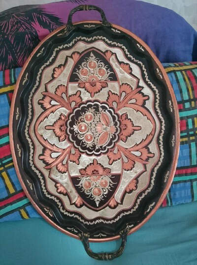 Піднос декоративний металевий з орнаментом 47 см. 300 грн.