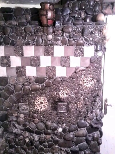 Облаштування натуральним каменем та дизайн.