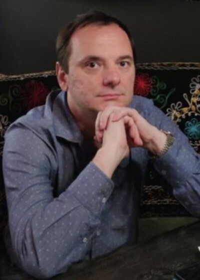 Шукаю жінку для спілкування і серйозних стосунків у Києві.