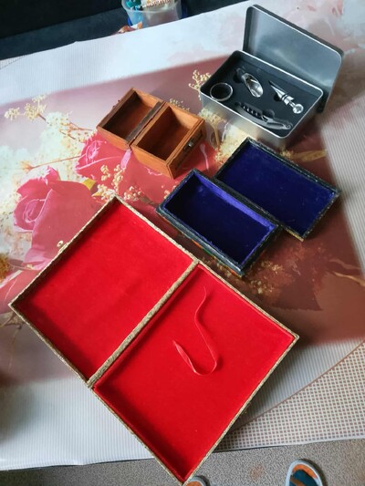 Скриньки для прикрас 200 грн. за штуку