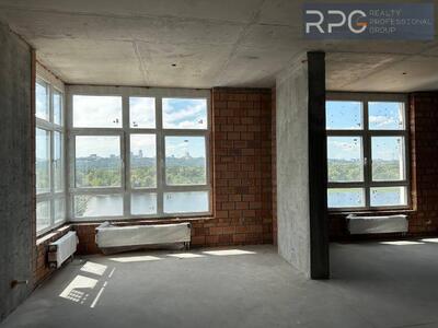 Продаж видової 3-4-кімнатної квартири в ЖК \