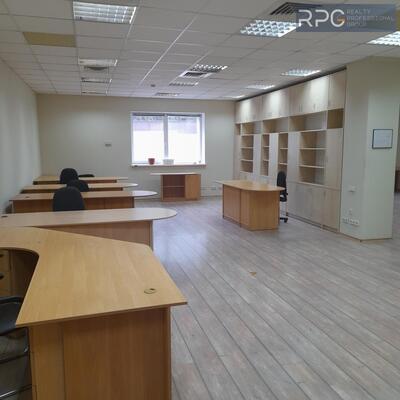 Здається приміщення Св'ятошинський р-н.