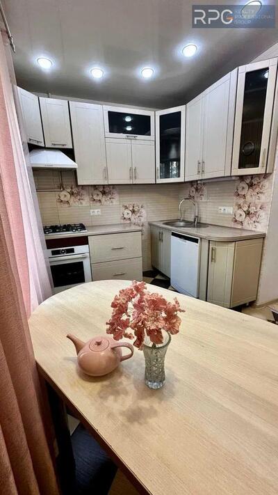 Продажа 3к квартири метро Харківська Вирлиця