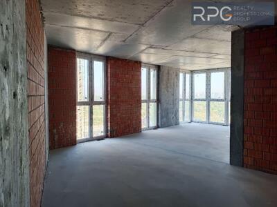 Продається простора 3-4 кімнатна квартира в ЖК \