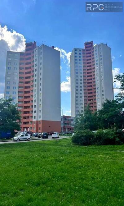 Продаж 1к квартири , вул. Милославська 18. Троєщина