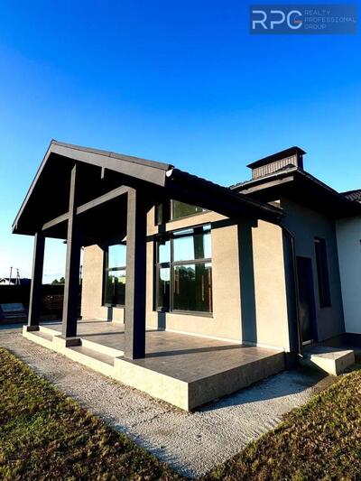 Продається розкішний будинок на березі річки Десна