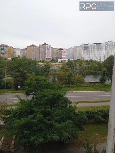 Продам 3к квартиру Срібнокільська 8 Позняки