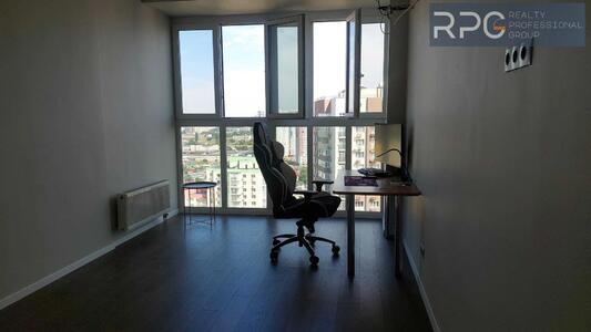 Продається 2-кімнатна квартира з ремонтом у ЖК «Русанівська Гавань»