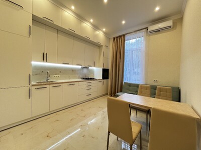 3к центр, Тарасівська,8, царськ буд, перша здача, зарядка авто,власник