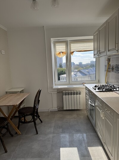 Чудова 2-кімнатна квартира з новим сучасним ремонтом в пʼяти хвилинах від метро "Печерська"