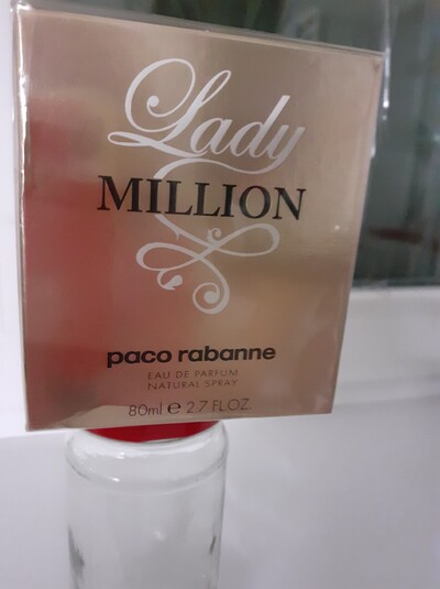 Продаю духи "LADY MILLION "