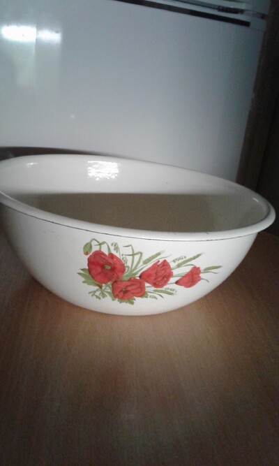 Продаю миска эмалированная