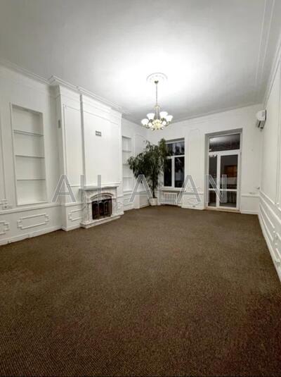 Сдам офис в многоквартирном доме Київ, Антоновича вул.