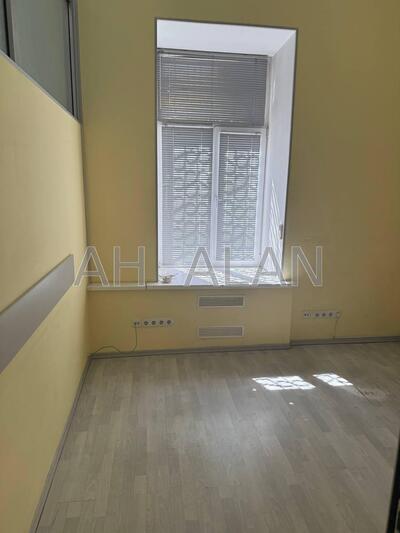 Сдам офис в многоквартирном доме Київ, Велика Васильківська вул.