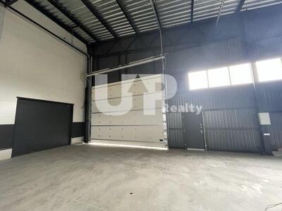 Пропонується в оренду склад 955м2.