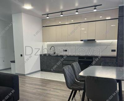 ЖК Варшавський 2 продам простора двокімнатна квартира 70м2 3