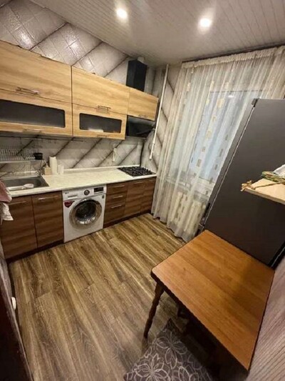 Продаж 1 кімнатної квартири на проспекті Соборності 18