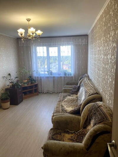 Виноградар, просп. Свободи 30, 3-х кімн. з ремонтом. Видова.