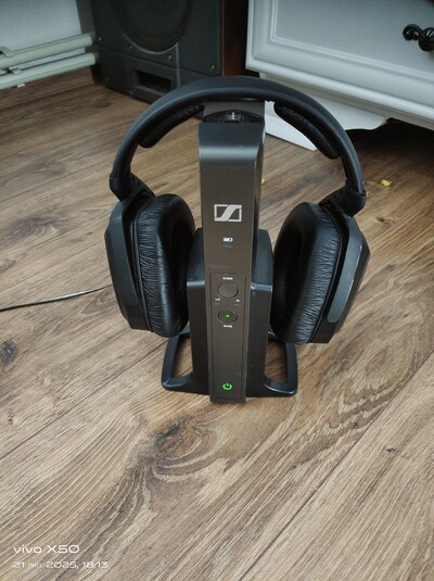 Навушники безпроводные Sennhaiser HDR-175