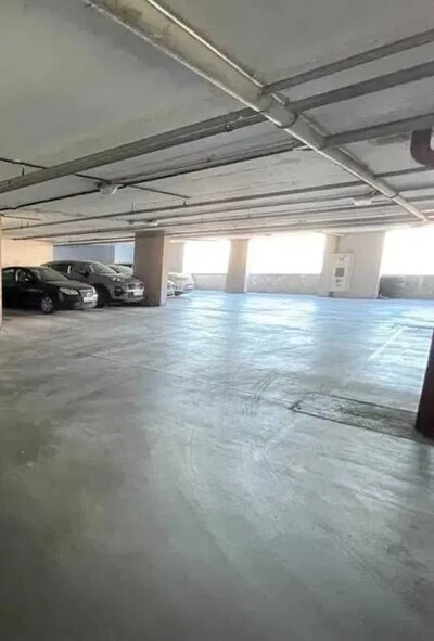 Здам паркомісце в закритому паркінгу