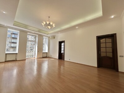 Довгострокова аренда офісу  біля метро Олімпійська від власника