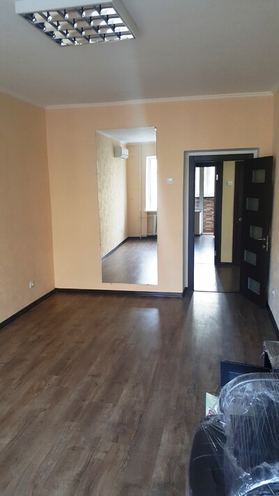 Квартира під офіс закритого типу, Велика Васильківська, 54. Власник