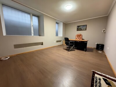 Продаж приміщення з орендарями Політехнічна.