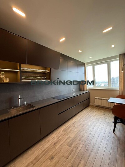 Продада 3х кімнатної квартири, просп. Валерія Лобановського, 4Б