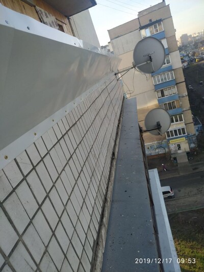 Балкон з коротким виносом "дзьобик"