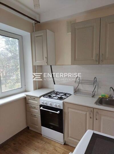 Продаж 1к. квартири метро Чернігівська, вул.Братиславська