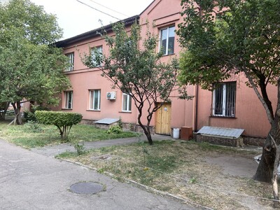 Григорія Кочура 19 Здаються офіси 14м2 та 15м2