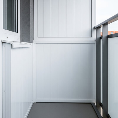 Обшивка балкона пластиковою вагонкою